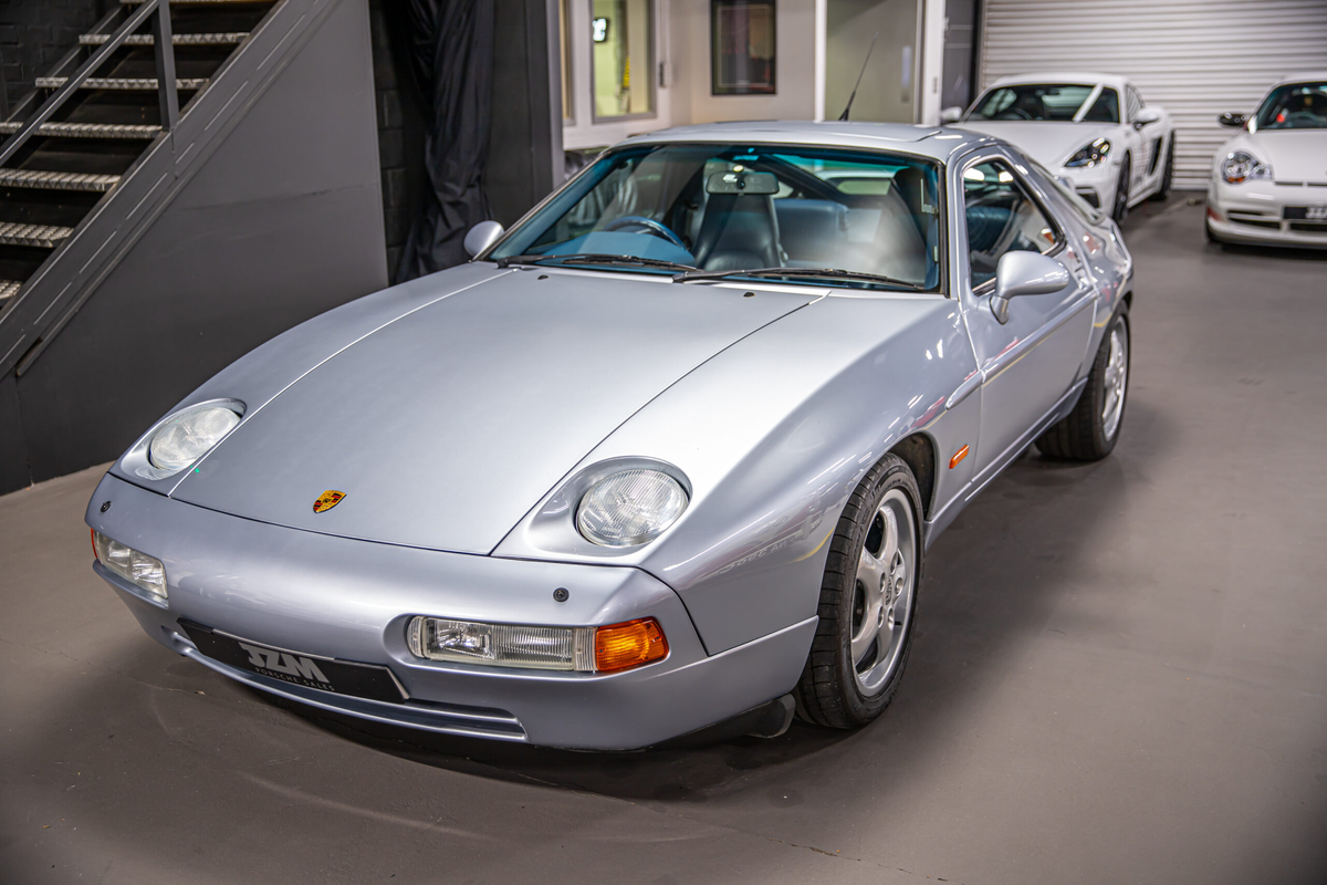 Carhuna | 1995 Porsche 928 GTS